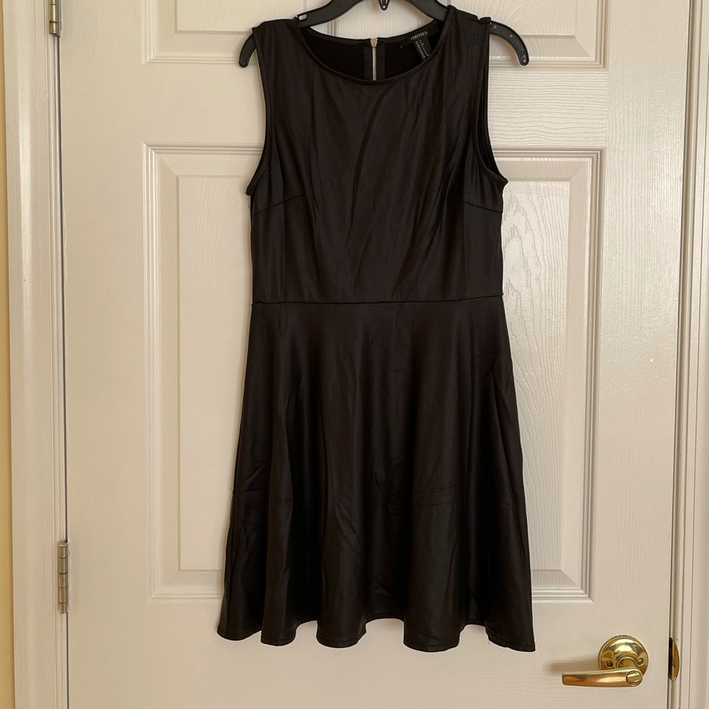 FOREVER 21 | BLACK SHORT ZIP DRESS